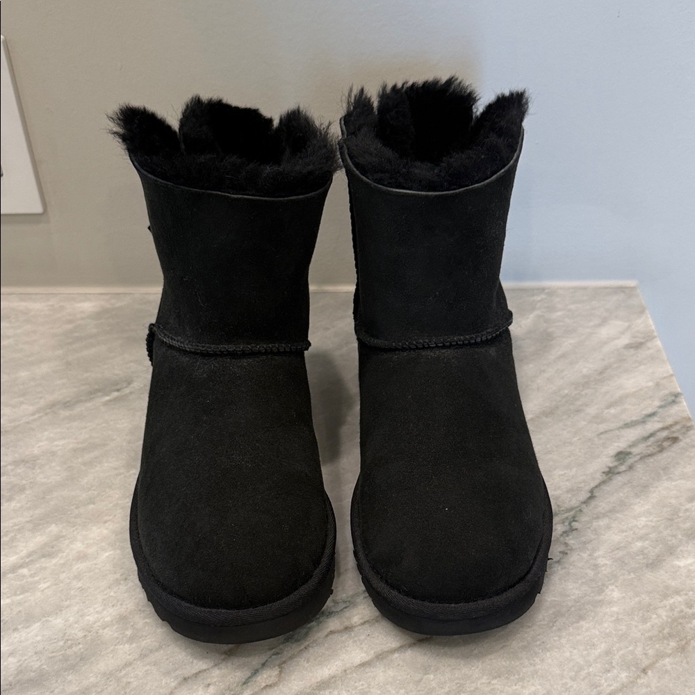 UGG Women’s Mini Bailey Bow